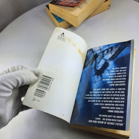 Anita Blake Vampire Hunter by Laurell K Hamilton Books #7, #8 & #9 of Series - Picture 9 of 16